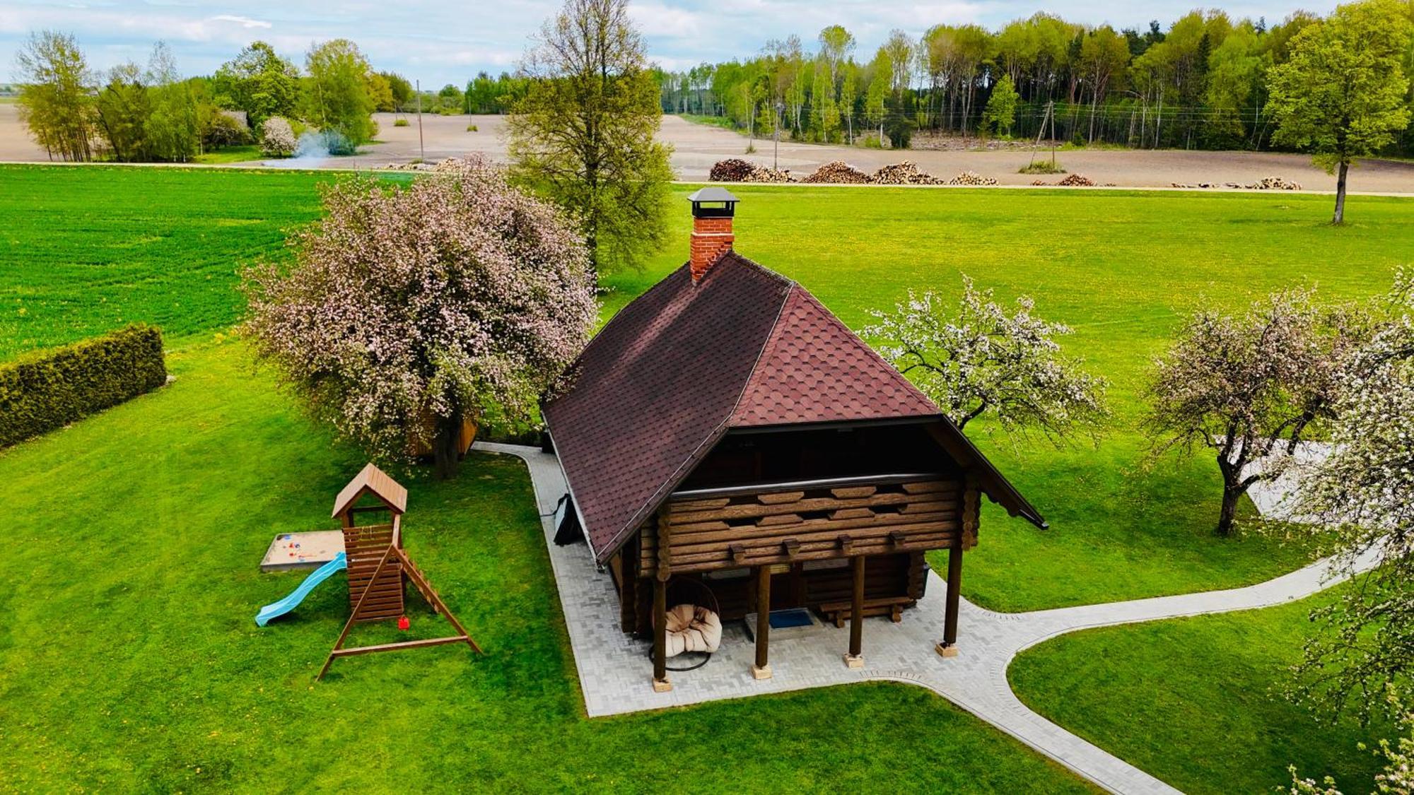 Brivdienu Maja Odumini Leimani Exterior foto